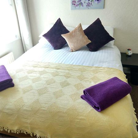 Rowe Gardens - Self Catering - Guesthouse Style - Comfortable Twin Or Double Rooms - Quiet Residential Area Workington Ngoại thất bức ảnh