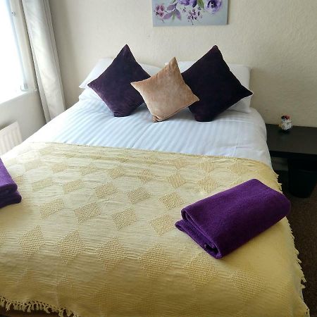Rowe Gardens - Self Catering - Guesthouse Style - Comfortable Twin Or Double Rooms - Quiet Residential Area Workington Ngoại thất bức ảnh