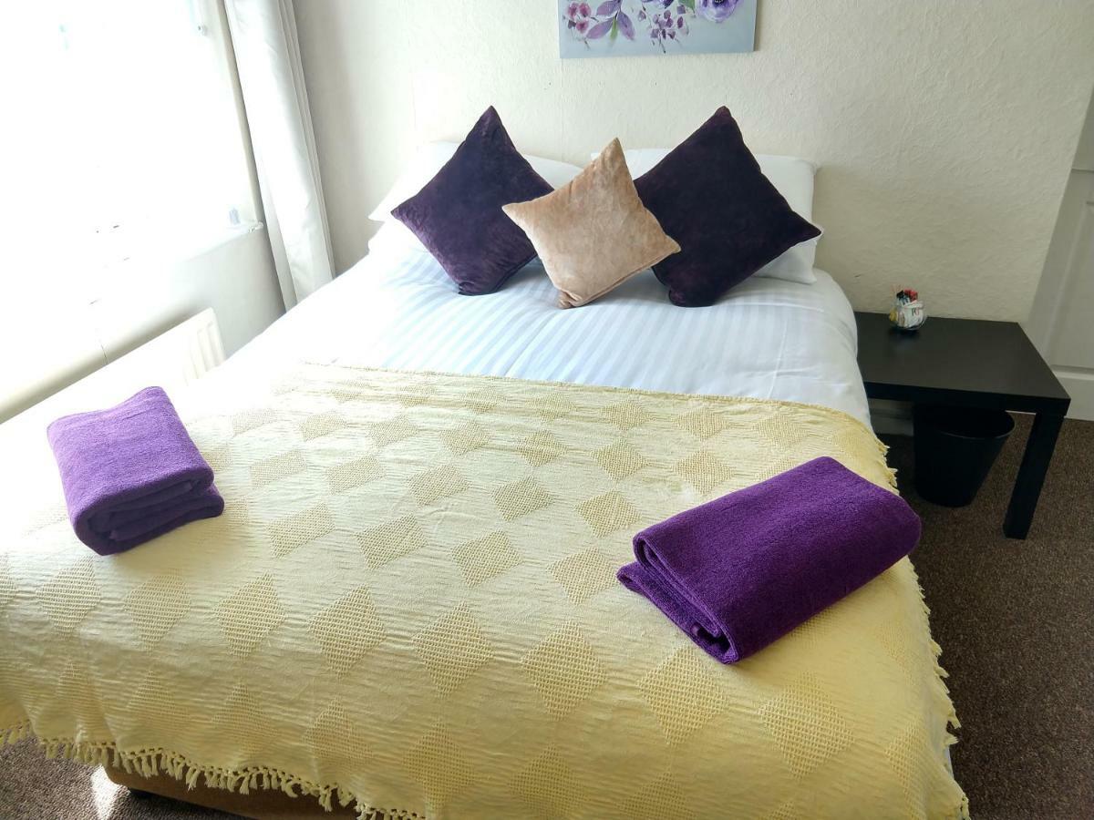 Rowe Gardens - Self Catering - Guesthouse Style - Comfortable Twin Or Double Rooms - Quiet Residential Area Workington Ngoại thất bức ảnh