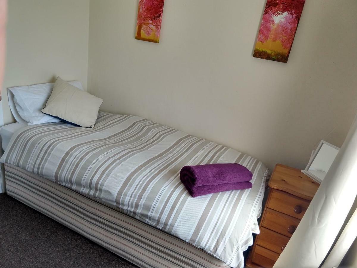 Rowe Gardens - Self Catering - Guesthouse Style - Comfortable Twin Or Double Rooms - Quiet Residential Area Workington Ngoại thất bức ảnh