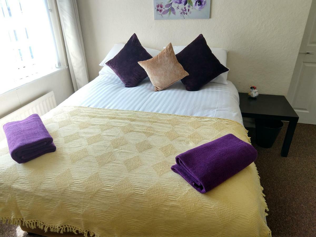 Rowe Gardens - Self Catering - Guesthouse Style - Comfortable Twin Or Double Rooms - Quiet Residential Area Workington Ngoại thất bức ảnh